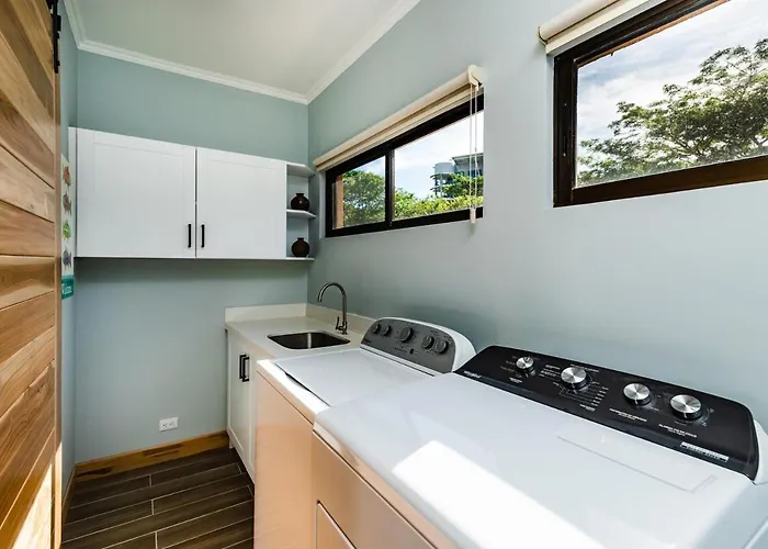 Сasa de vacaciones Wake Up To Ocean Views, Pool, Walk To Sandy *